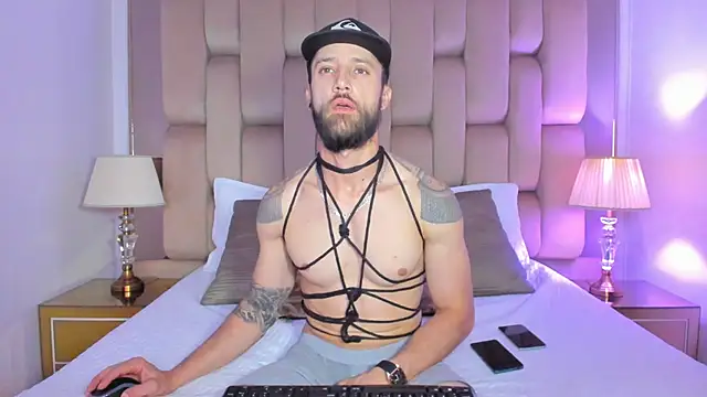 Snapshot of lucky_johanson chatting on February 19, 2025, 8:31 pm lucky johanson online show from February 19, 2025, 8:31 pm