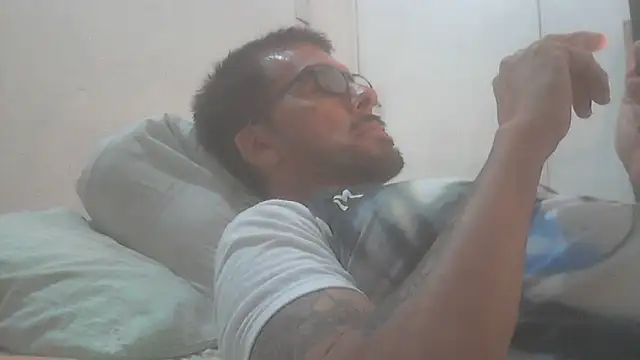 Snapshot of el_principe_hot chatting on December 1, 2025, 4:57 am el principe hot online show from December 1, 2025, 4:57 am