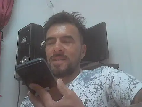 Snapshot of el_principe_hot chatting on October 29, 2025, 12:31 am el principe hot online show from October 29, 2025, 12:31 am