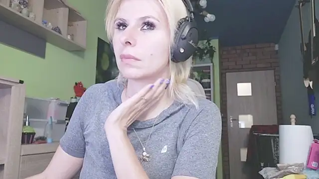 Snapshot of karmija chatting on November 24, 2025, 9:48 pm karmija online show from November 24, 2025, 9:48 pm