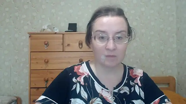 Snapshot of Smart_Rose chatting on April 5, 2026, 2:35 pm Smart Rose online show from April 5, 2026, 2:35 pm