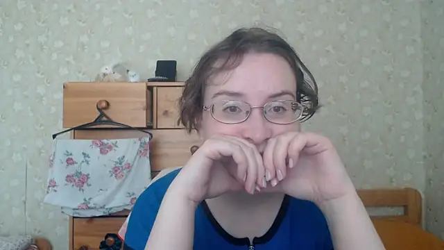 Snapshot of Smart_Rose chatting on April 10, 2026, 12:34 pm Smart Rose online show from April 10, 2026, 12:34 pm