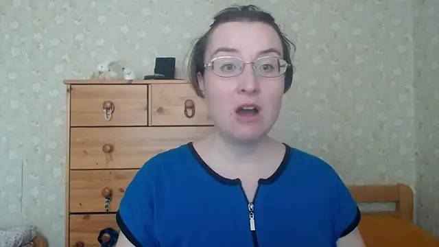 Snapshot of Smart_Rose chatting on April 11, 2026, 1:04 pm Smart Rose online show from April 11, 2026, 1:04 pm