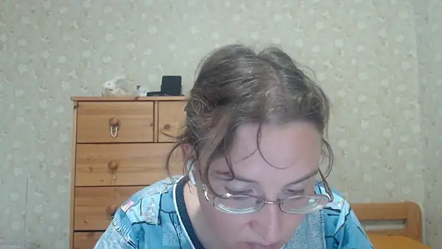 Snapshot of Smart_Rose chatting on May 8, 2026, 4:33 pm Smart Rose online show from May 8, 2026, 4:33 pm