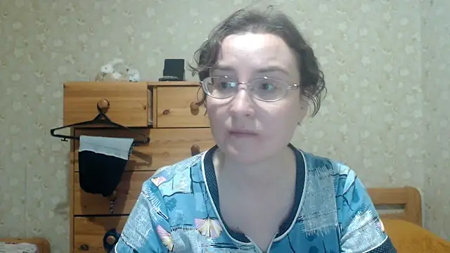 Snapshot of Smart_Rose chatting on April 19, 2026, 6:43 pm Smart Rose online show from April 19, 2026, 6:43 pm