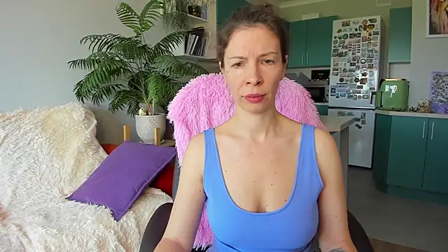 ChristinaGlory online show from May 17, 2026, 8:58 am