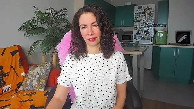 Snapshot of ChristinaGlory chatting on March 12, 2025, 7:46 am ChristinaGlory online show from March 12, 2025, 7:46 am