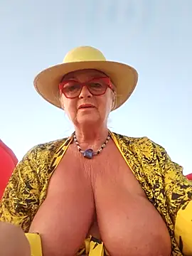 Snapshot of MucMilf59 chatting on July 17, 2026, 7:55 pm MucMilf59 online show from July 17, 2026, 7:55 pm