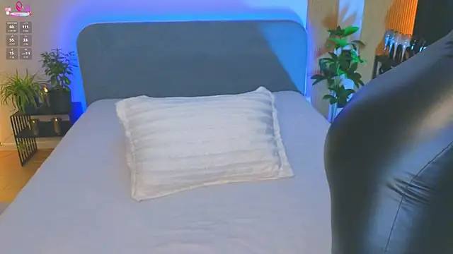 Kira from UA online show from April 18, 2026, 1:30 am