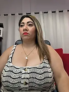 Snapshot of kendra_fire chatting on May 23, 2026, 1:32 pm kendra fire online show from May 23, 2026, 1:32 pm