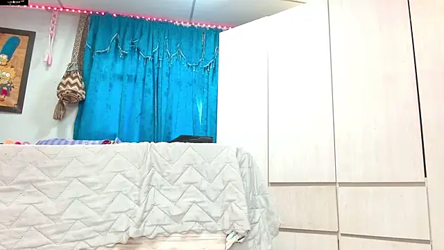 khloeHermaprodit3 online show from March 8, 2026, 8:23 pm