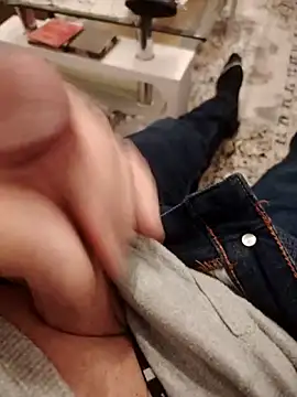 Gazda12 online show from December 15, 2025, 4:07 am