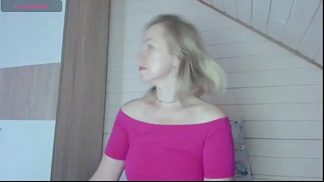 I AM MILF online show from September 17, 2025, 5:20 am