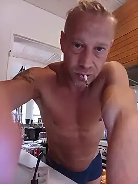 Snapshot of AthleticWomenizer2 chatting on June 2, 2026, 5:40 am AthleticWomenizer2 online show from June 2, 2026, 5:40 am