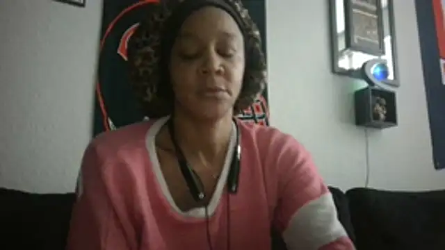Snapshot of EnticingAaliyah chatting on July 16, 2026, 8:50 pm EnticingAaliyah online show from July 16, 2026, 8:50 pm