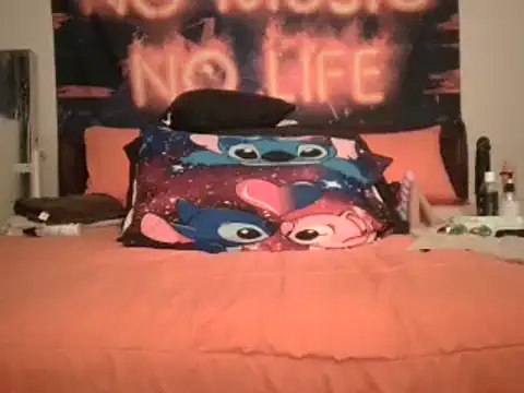 Snapshot of EnticingAaliyah chatting on January 22, 2025, 2:04 am EnticingAaliyah online show from January 22, 2025, 2:04 am