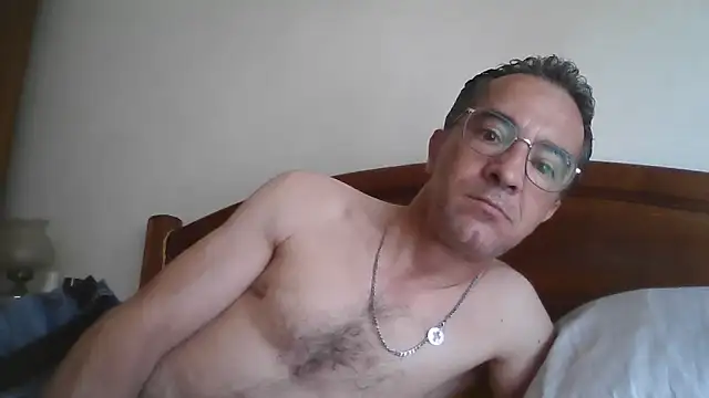 Snapshot of CarlosRocha73 chatting on April 28, 2026, 10:41 am CarlosRocha73 online show from April 28, 2026, 10:41 am