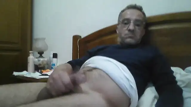 Snapshot of CarlosRocha73 chatting on May 18, 2026, 10:36 pm CarlosRocha73 online show from May 18, 2026, 10:36 pm