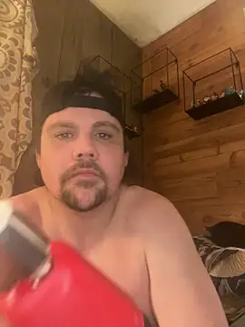 camowamo13 online show from February 9, 2026, 3:26 am