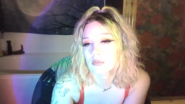 TEXASMARYYYJANE online show from May 17, 2026, 3:28 am