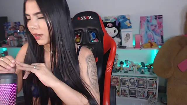 Snapshot of paula_fox chatting on May 27, 2026, 1:57 am paula fox online show from May 27, 2026, 1:57 am