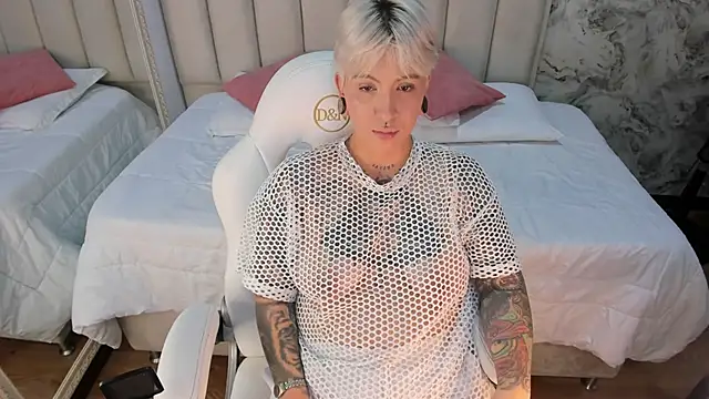 Snapshot of amy_ink chatting on October 4, 2025, 11:23 am amy ink online show from October 4, 2025, 11:23 am