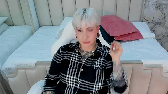Snapshot of amy_ink chatting on September 17, 2025, 11:23 am amy ink online show from September 17, 2025, 11:23 am