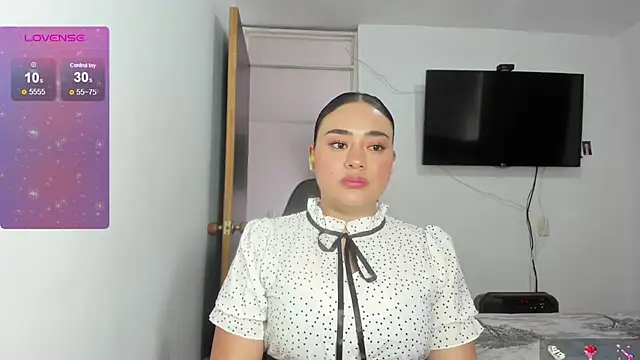 Snapshot of ReyleDoll chatting on July 21, 2026, 7:26 pm ReyleDoll online show from July 21, 2026, 7:26 pm