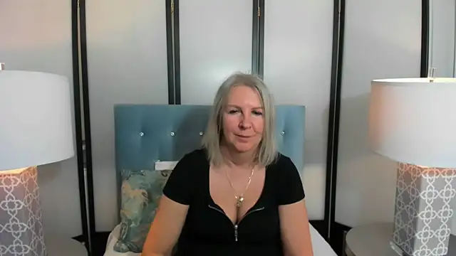 EricaTop online show from February 12, 2025, 8:18 pm