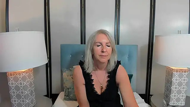 Snapshot of EricaTop chatting on June 11, 2026, 8:17 pm EricaTop online show from June 11, 2026, 8:17 pm