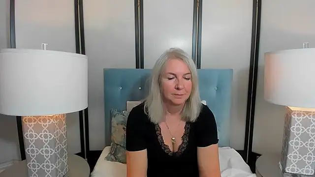 EricaTop online show from October 6, 2025, 4:08 pm