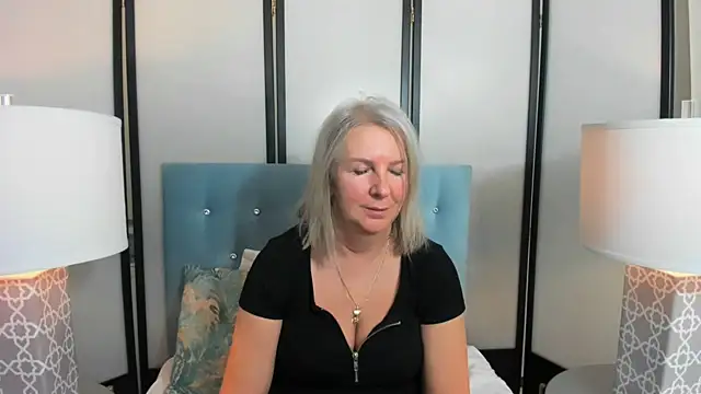 EricaTop online show from February 19, 2025, 7:59 pm