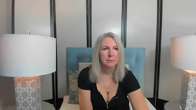 EricaTop online show from November 16, 2025, 5:56 am