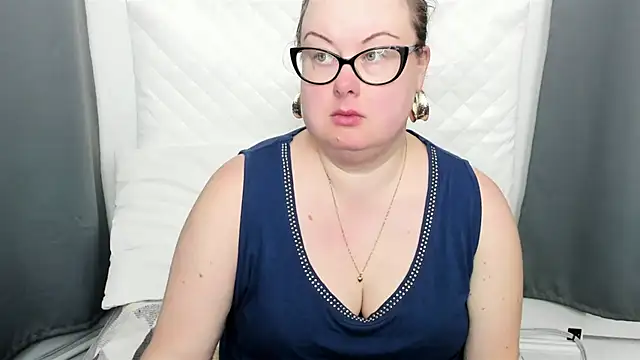 Snapshot of dirtyBonnie chatting on November 17, 2025, 8:51 am dirtyBonnie online show from November 17, 2025, 8:51 am