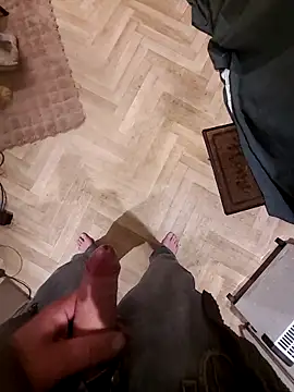 Snapshot of realeasy1 chatting on June 8, 2026, 12:16 am realeasy1 online show from June 8, 2026, 12:16 am