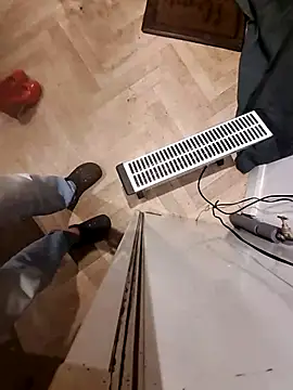 realeasy1 online show from November 30, 2025, 3:07 am