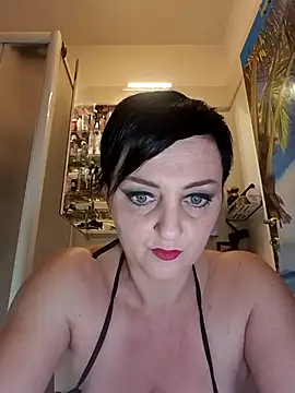 lucillabollente online show from April 6, 2026, 4:08 am