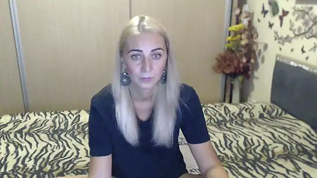 Snapshot of MirabelaSweet chatting on July 9, 2026, 9:32 am MirabelaSweet online show from July 9, 2026, 9:32 am
