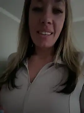 Snapshot of _NinaLuvSins_ chatting on April 29, 2026, 5:52 pm NinaLuvSins online show from April 29, 2026, 5:52 pm