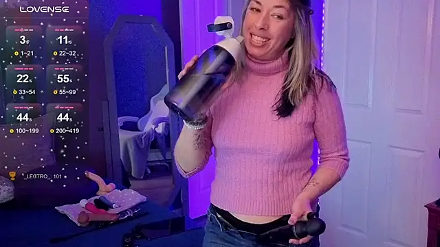 Snapshot of _NinaLuvSins_ chatting on January 13, 2026, 4:22 pm NinaLuvSins online show from January 13, 2026, 4:22 pm