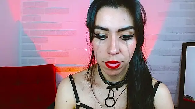 sky girl1 online show from November 18, 2025, 4:05 am