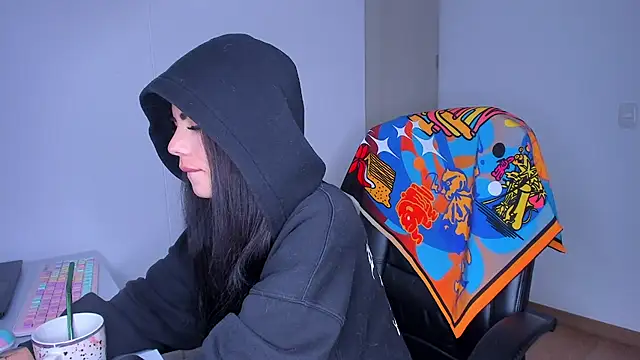 Lisegg  online show from April 18, 2026, 10:28 am