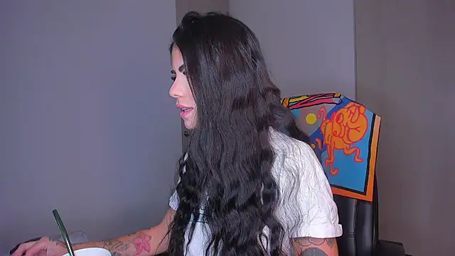 Snapshot of Lisegg_ chatting on December 2, 2025, 10:17 am Lisegg online show from December 2, 2025, 10:17 am