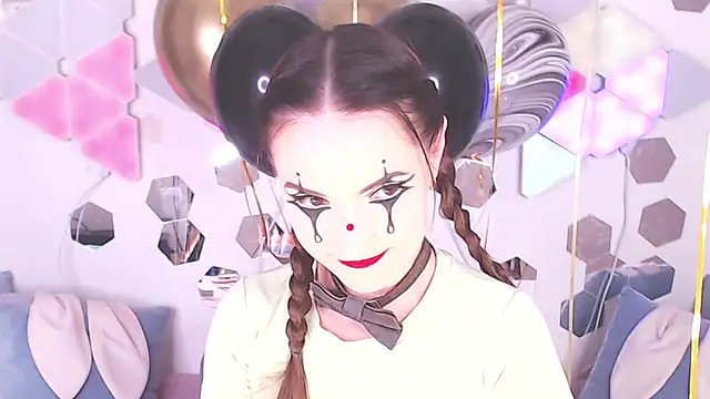 LexiKiss online show from September 13, 2025, 6:13 am