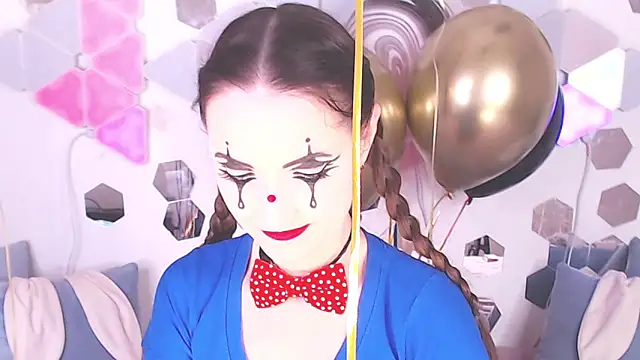 LexiKiss online show from September 12, 2025, 6:24 am