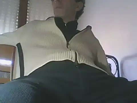 Snapshot of Moro_ra chatting on December 6, 2024, 1:06 pm Moro ra online show from December 6, 2024, 1:06 pm