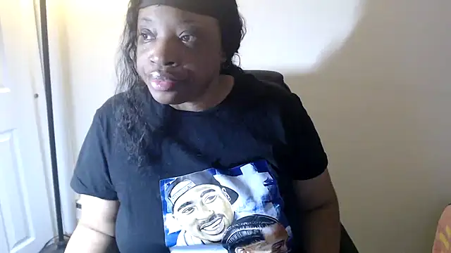 Sexymona1218 online show from April 15, 2026, 7:14 am