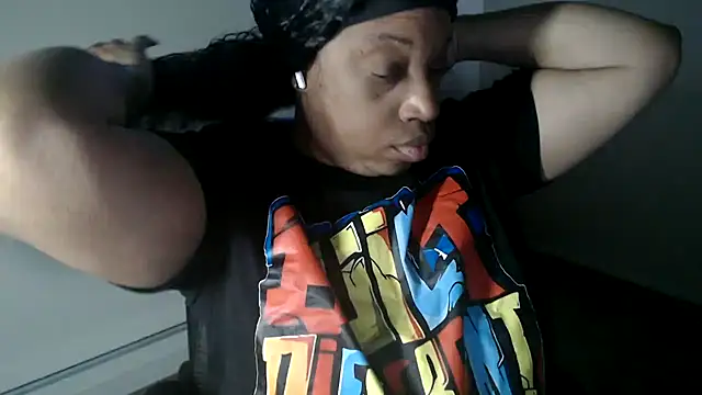 Sexymona1218 online show from December 18, 2025, 9:40 pm