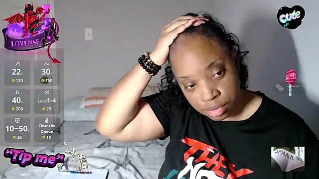 Sexymona1218 online show from November 10, 2025, 11:21 pm