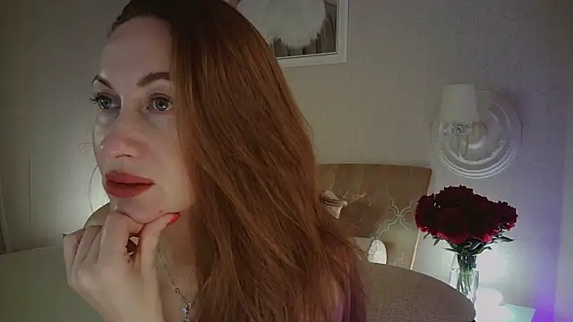 Luna Hoty online show from May 22, 2026, 5:55 pm